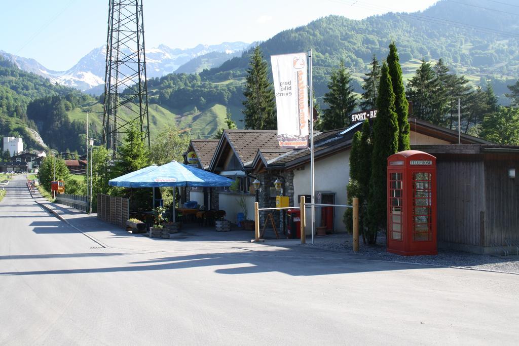 Sporti Grusch Albergue Exterior foto