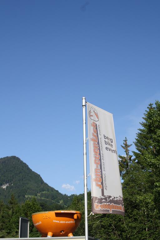 Sporti Grusch Albergue Exterior foto