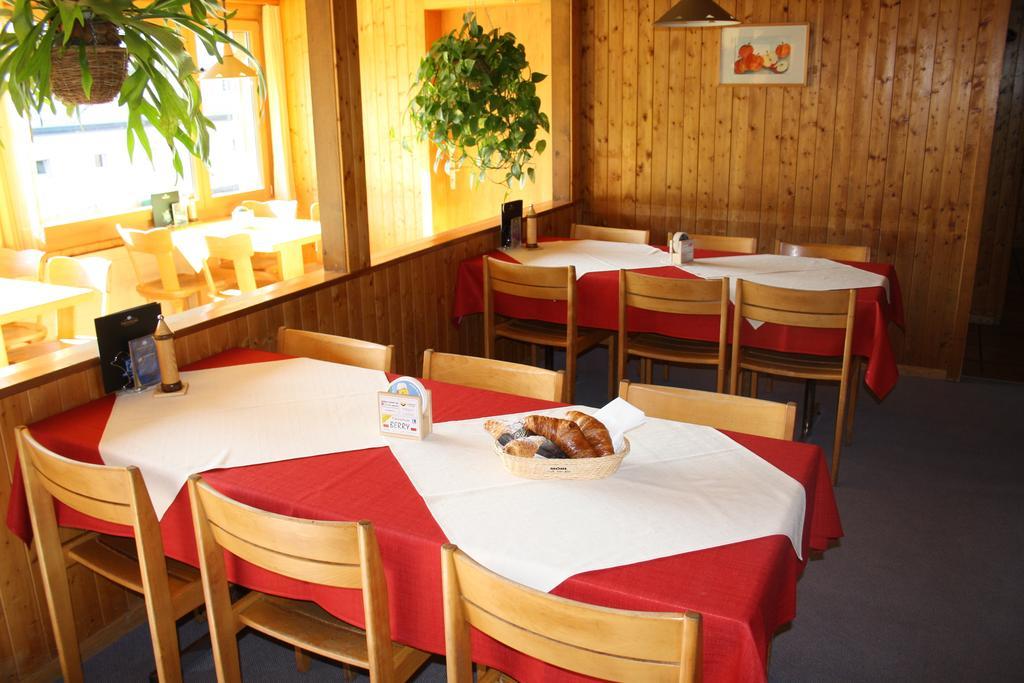 Sporti Grusch Albergue Exterior foto