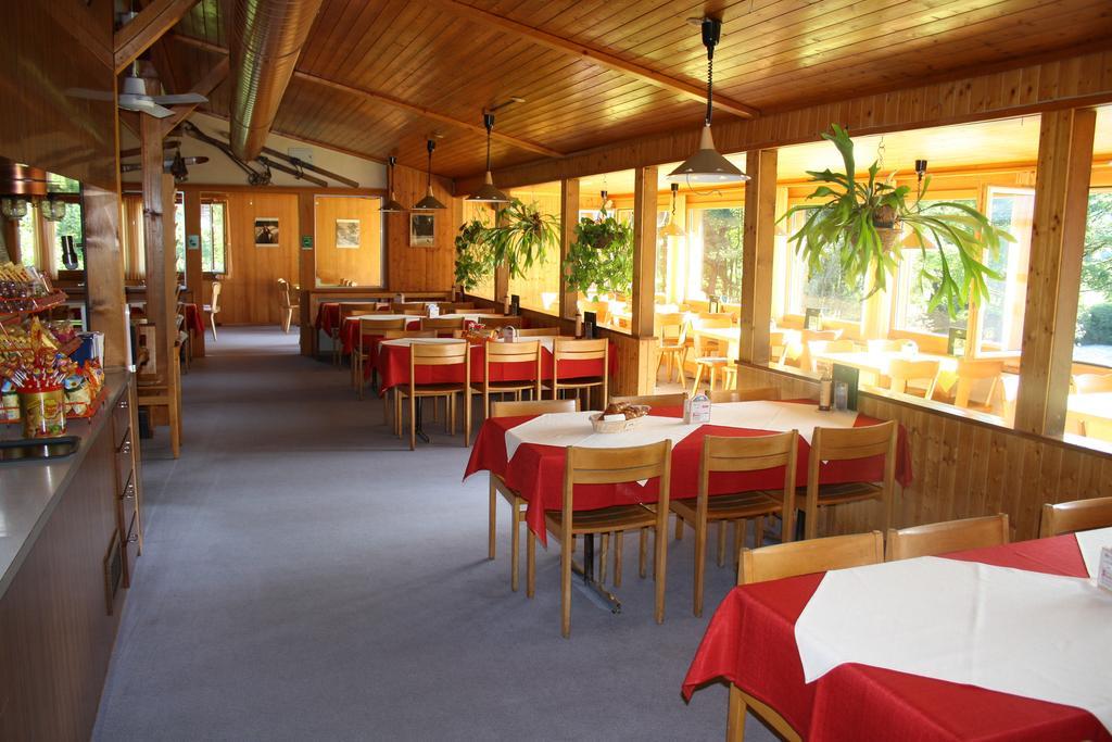 Sporti Grusch Albergue Exterior foto
